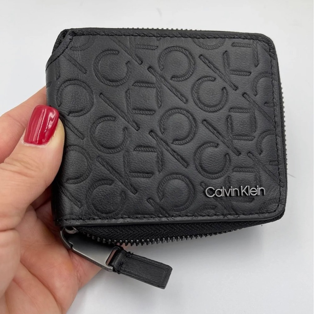 🥳SOLD🥳 NWT Calvin Klein small zippy wallet - Picture 3 of 7